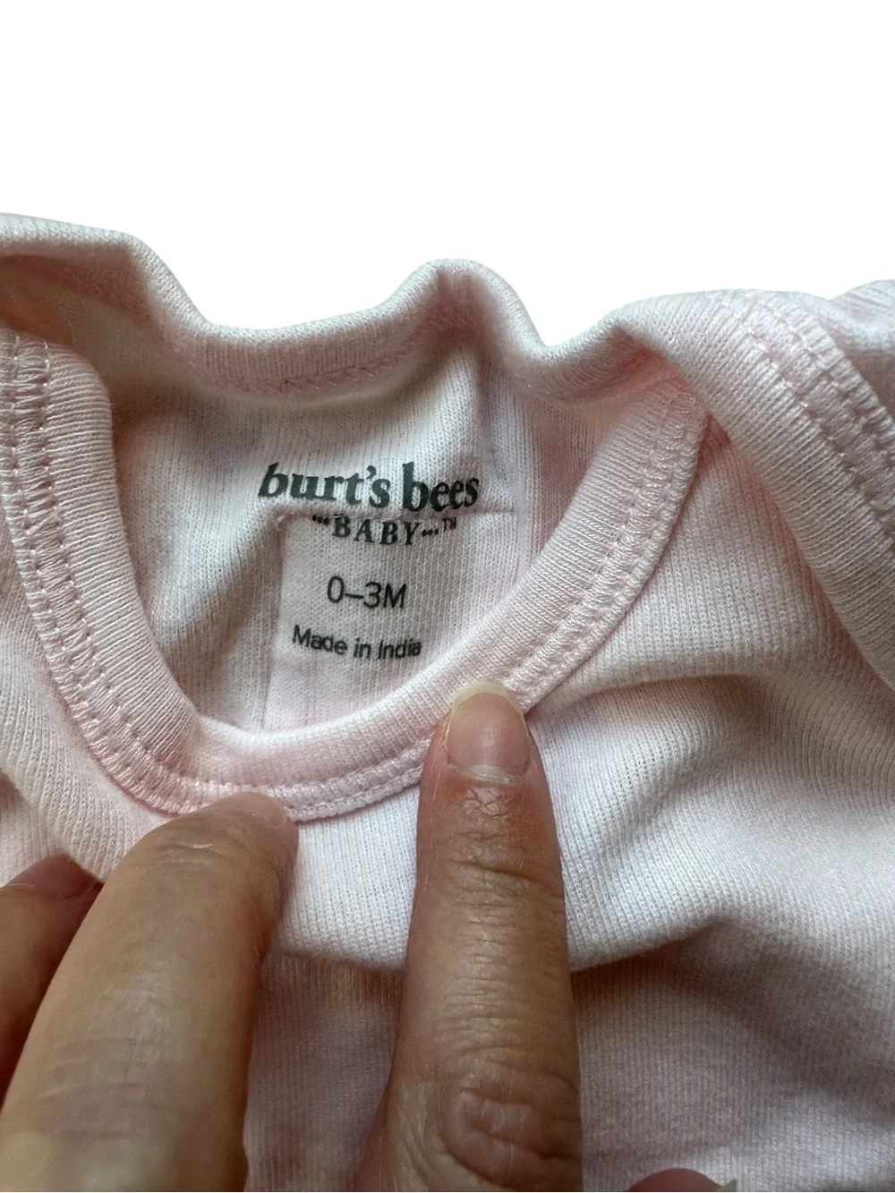 Burt’s Bees short sleeve onesie bodysuit lot in pale pink and white size 0-3 mo